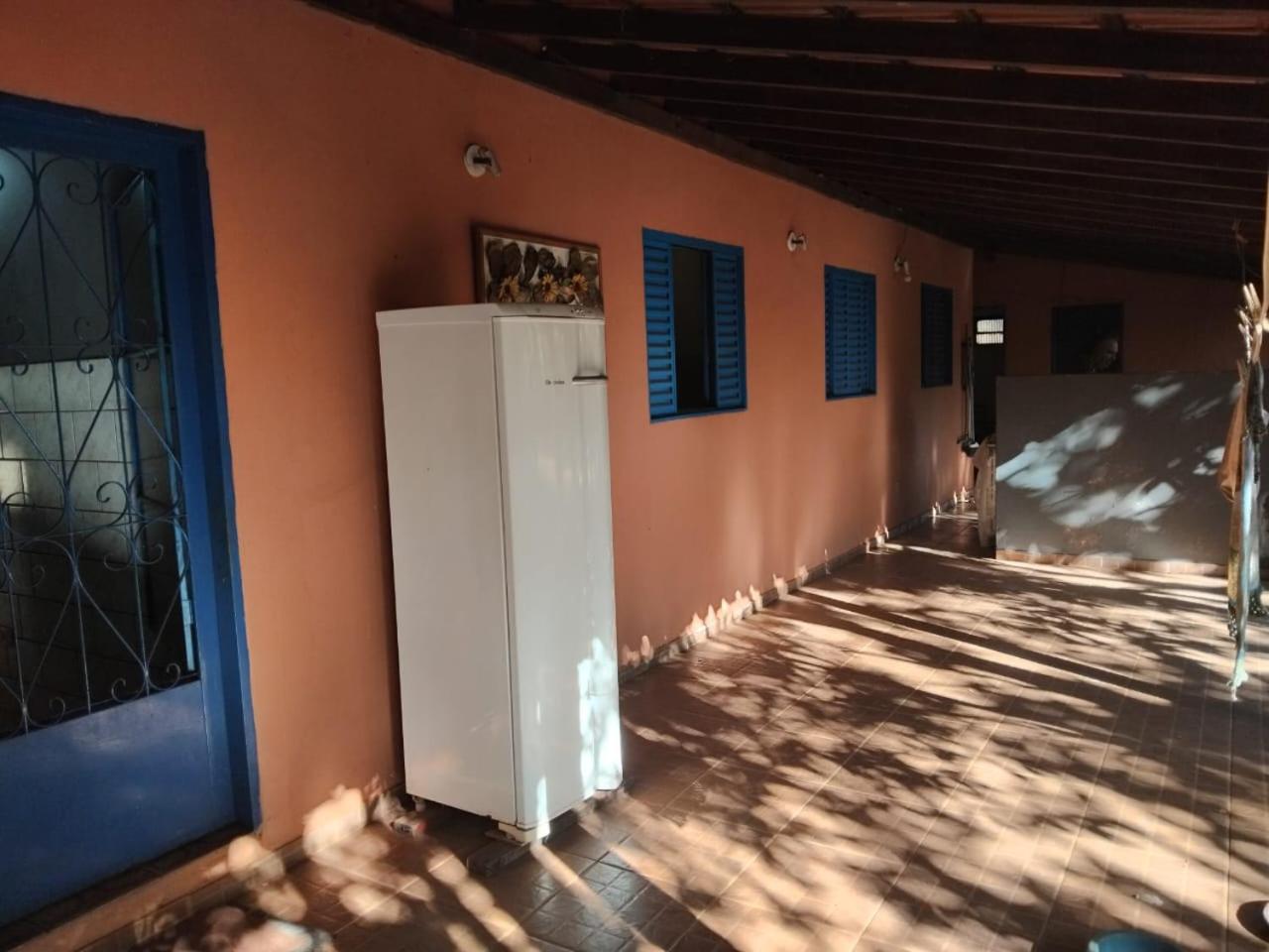 Sitio Bemtevi - Jockey Camping - Uberlandia Villa Buitenkant foto
