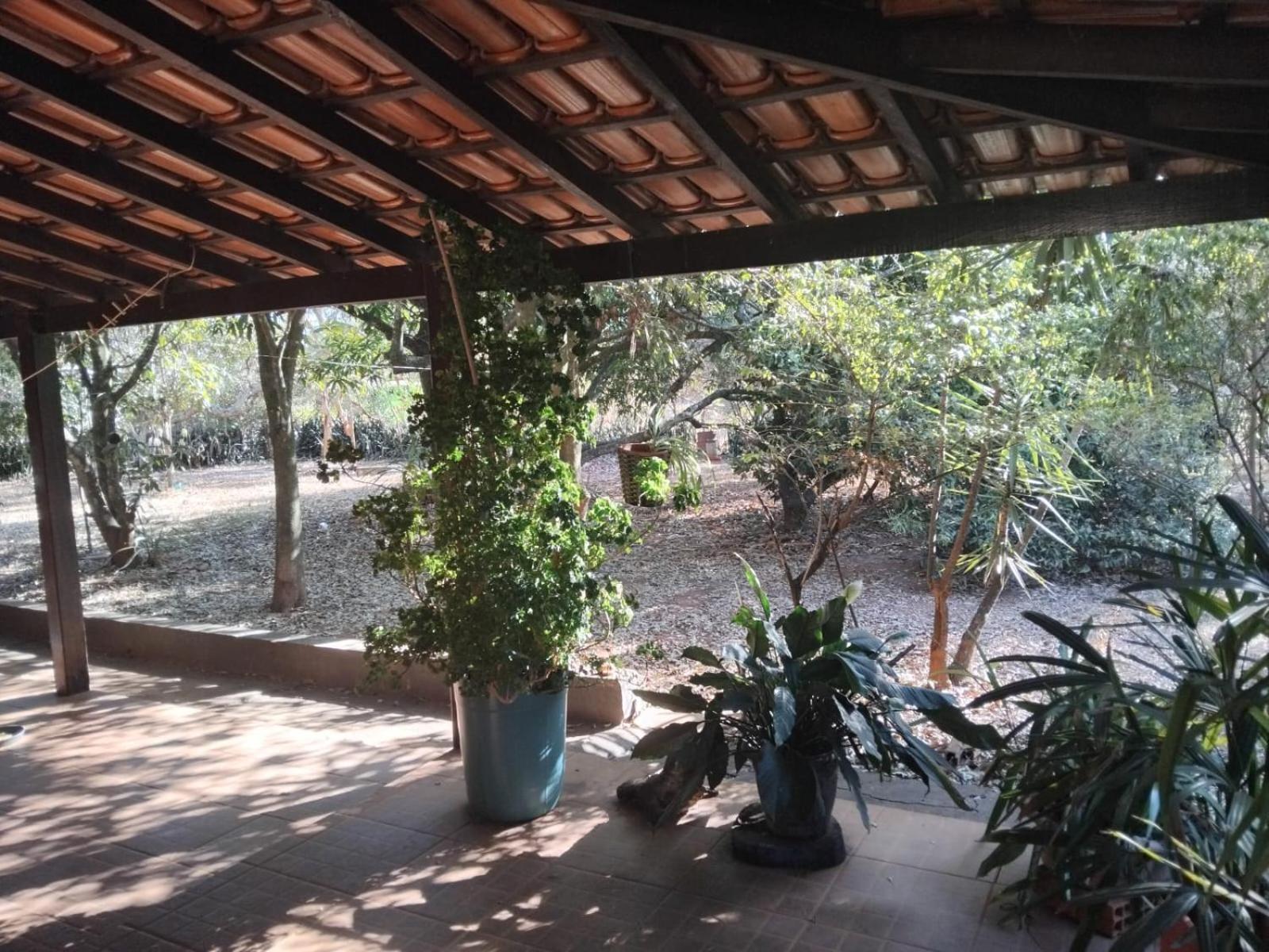 Sitio Bemtevi - Jockey Camping - Uberlandia Villa Buitenkant foto