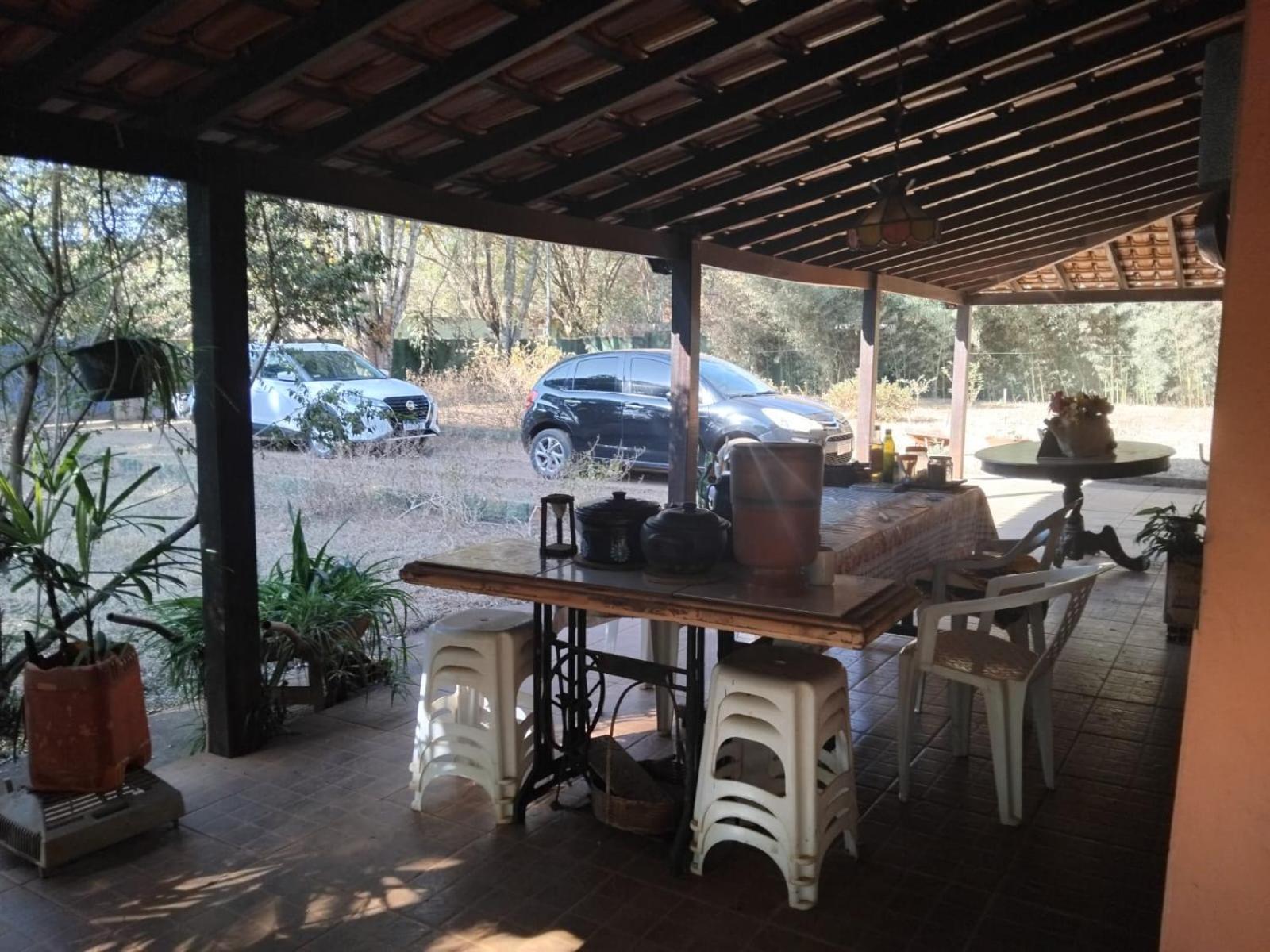 Sitio Bemtevi - Jockey Camping - Uberlandia Villa Buitenkant foto