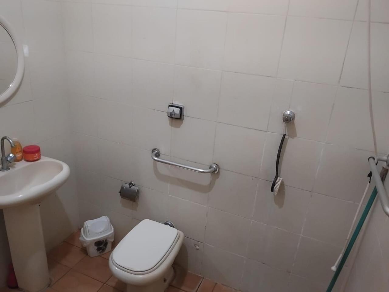 Sitio Bemtevi - Jockey Camping - Uberlandia Villa Buitenkant foto