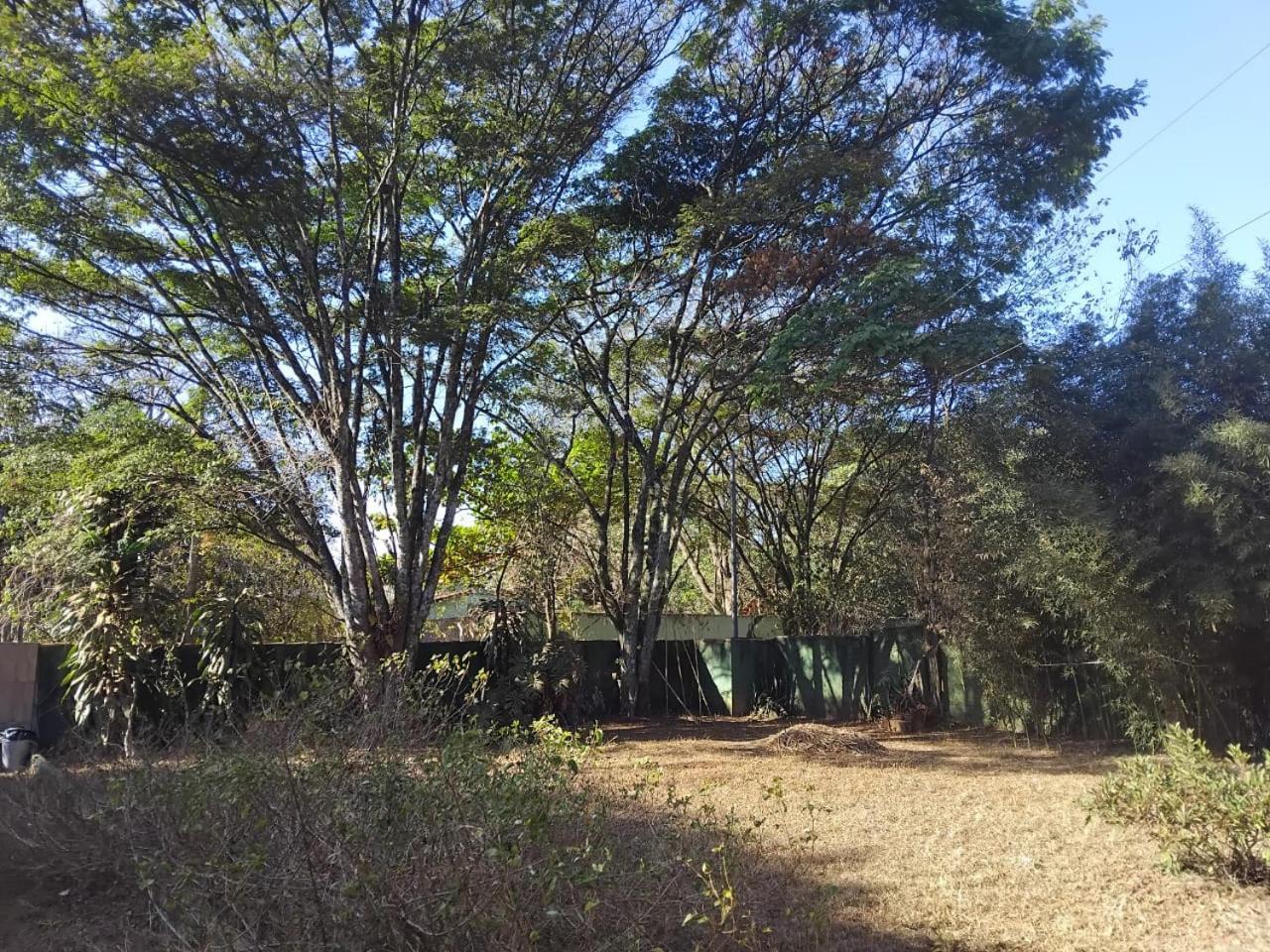 Sitio Bemtevi - Jockey Camping - Uberlandia Villa Buitenkant foto
