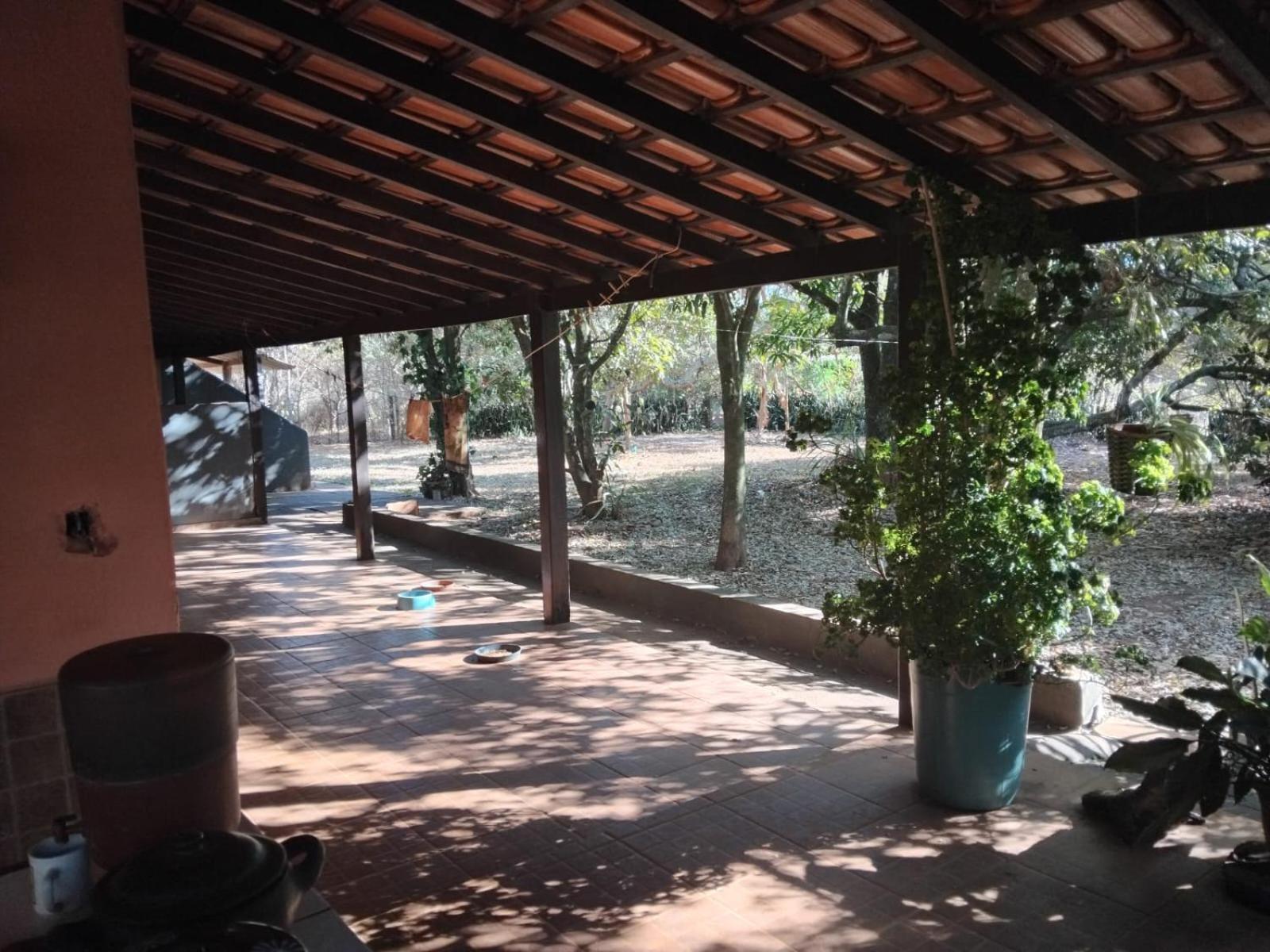 Sitio Bemtevi - Jockey Camping - Uberlandia Villa Buitenkant foto