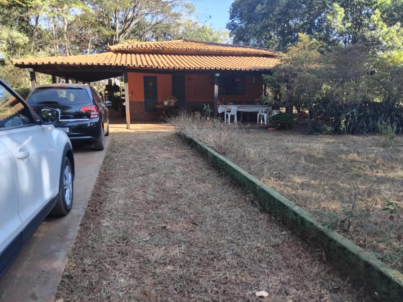 Sitio Bemtevi - Jockey Camping - Uberlandia Villa Buitenkant foto