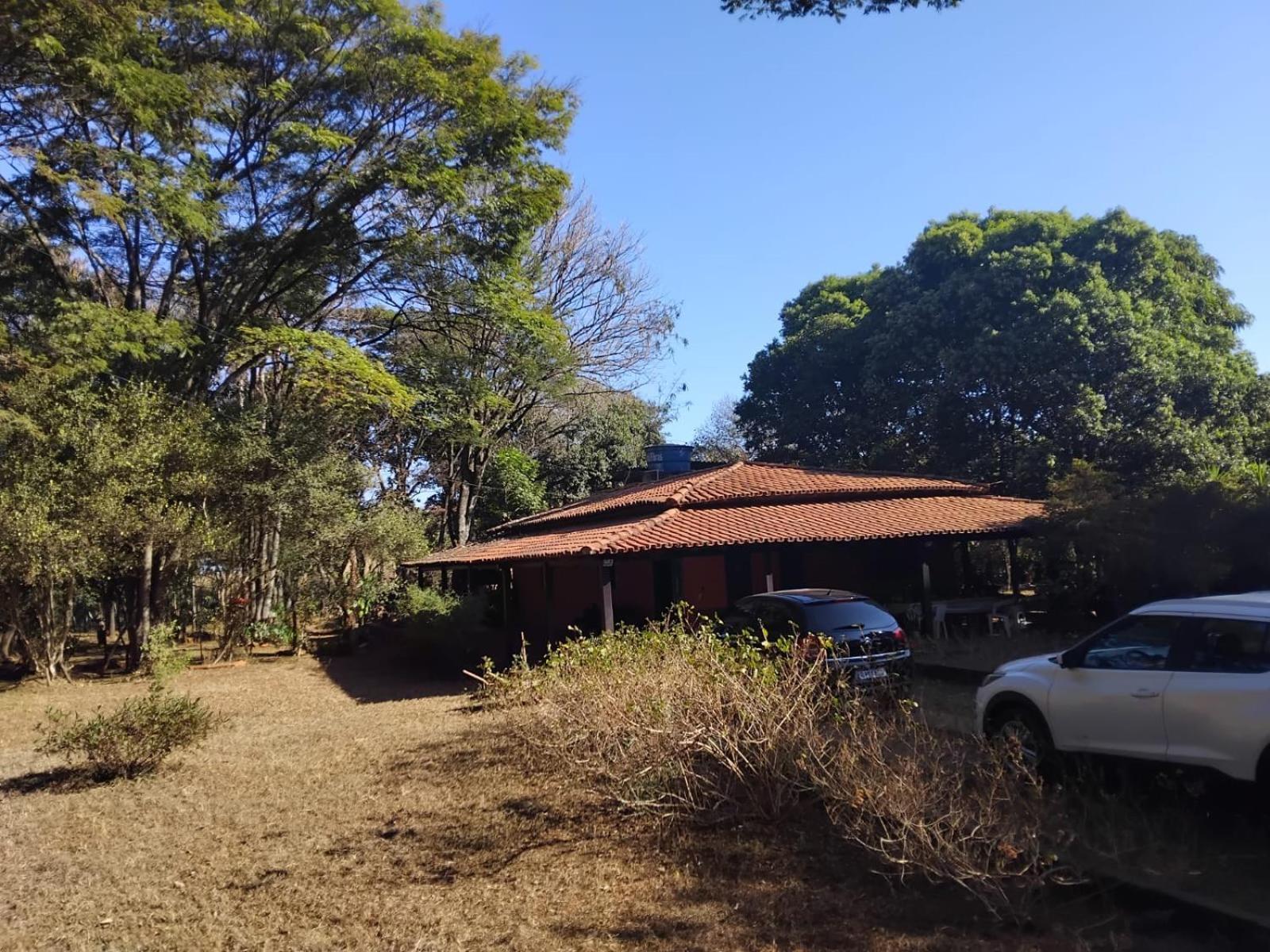 Sitio Bemtevi - Jockey Camping - Uberlandia Villa Buitenkant foto